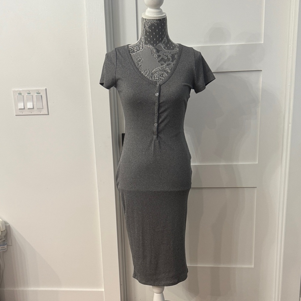 Gray Short Sleeve Buttoned Dress